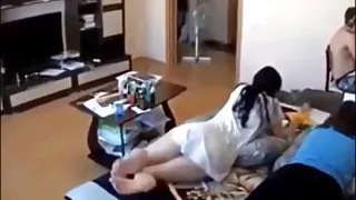 Izvidi систа junice i prijatelja u sobi