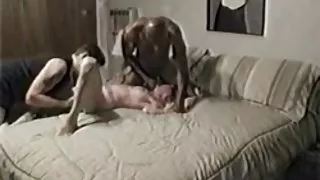 Muž i prijatelj ženu prst