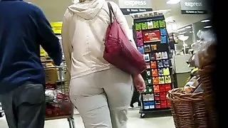 Više baka dupe