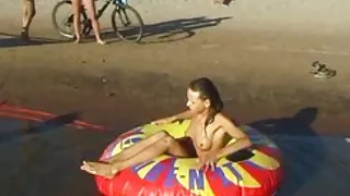 Špijun gol djevojka подобрала voajer kamerom na plaži нудистском