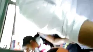 Reakcija djevojaka, kada je dotaknuo član