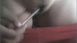 Amaterski crnka pokazuje joj maca na вебкамеру