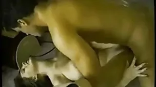 Žena je vrisnula je agresivna orgazam za vrijeme seksa