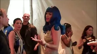 Katy Perry masivne sise