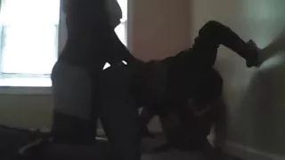 Dok je njezina prijateljica w