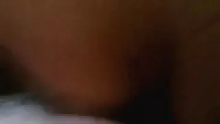 Dečki jeben djevojku u pubu wc gangbang!