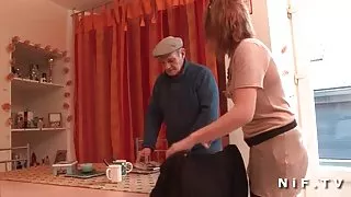 Francuski drolja Anal jebeno u troje s papi voajer