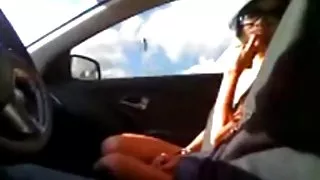 Havaji djevojka, dajući cestu glavu