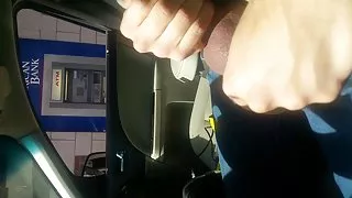 Zatražio ruku.