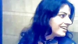 Muslimanska djevojka je nastupala u privatnom mujra