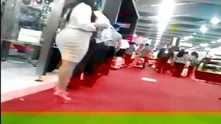 Promotora Une bien culona (que nalgotas)