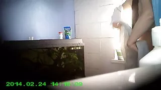 Špijun ГФ u kupaonici - voajer skrivena kamera