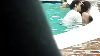 Kolumbijska porno parovi u bazenu