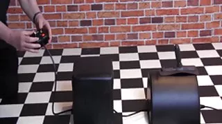Tim pokazuje vibratori