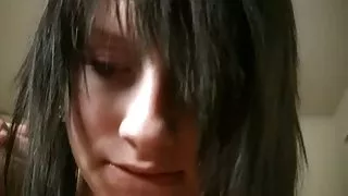 Mladi tinejdžer s брекетами