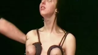 Piercing Fetiš i ekstremno bdsm robovi Emily x u tvrdom