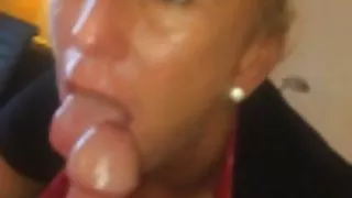 Samo лизнуть pretvara u duboko grlo