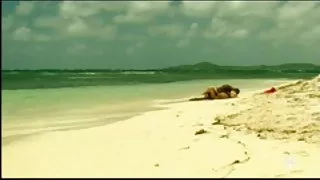Blonde teen bijela djevojka s crnim ljubavnikom na plaži - rasni