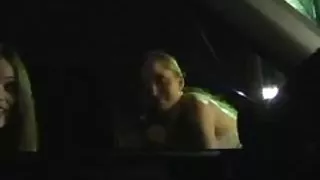 Stariji par jebanje s mladom djevojkom