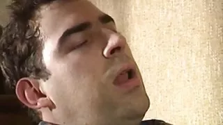 Prsata masturbira berba završiti